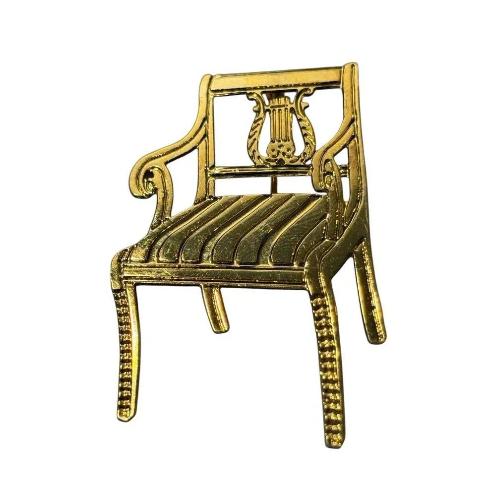 Gold Tone Victorian Vintage Style‎ Chair Collectible Brooch Lapel Pin Furniture